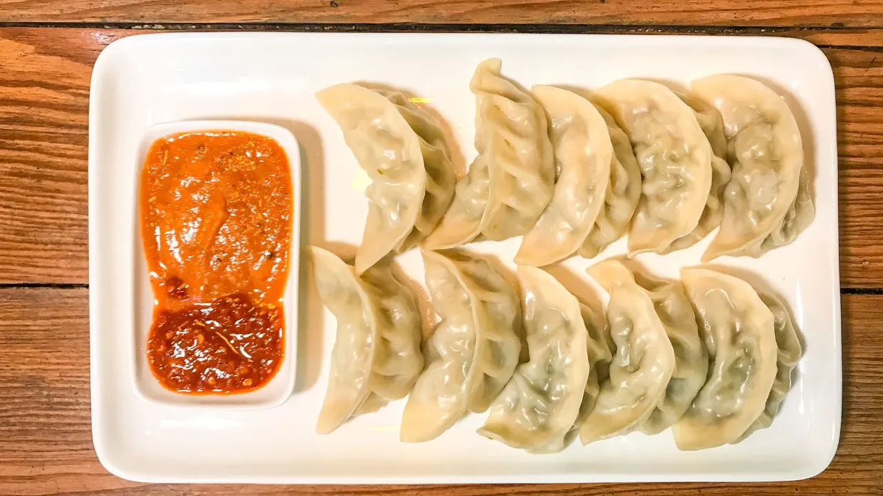CHICKEN MOMO